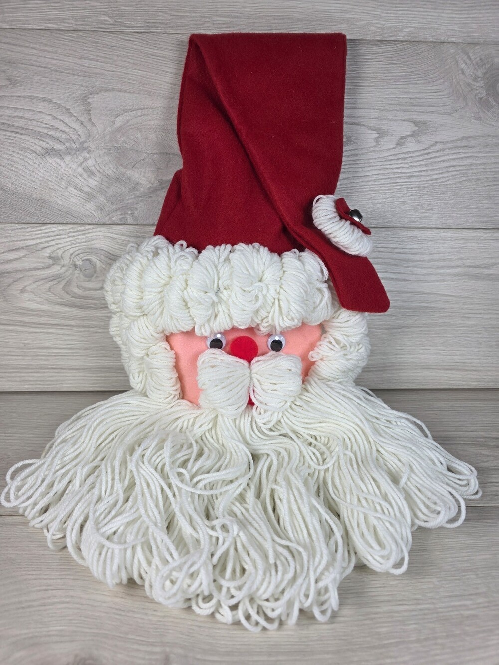 Vtg Santa Claus Yarn Wall Hanging w Red Hat – Retro Holiday Decor SU12